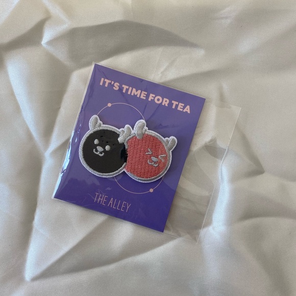 FREE The Alley Pin - Picture 1 of 1